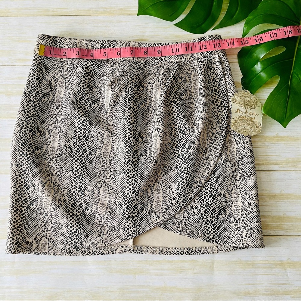 NEW WITH TAG - Altar’d State Shae Snakeskin Skirt - Small - Picture 4 of 5